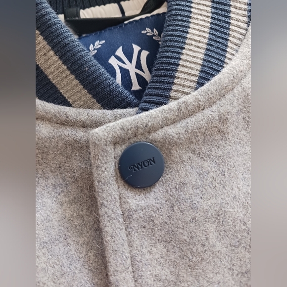 NWOT NYON YANKEES boys Lambskin Leather/ Wool Bomber Jacket Size XS - Picture 8 of 10